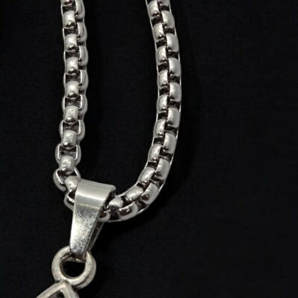 Irish Celtic Cross Trinity Knot Pendant Necklace Stainless Steel Witch Knot NWT - Picture 7 of 8